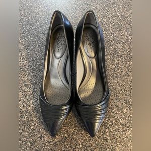 Life Stride Pumps - Black
